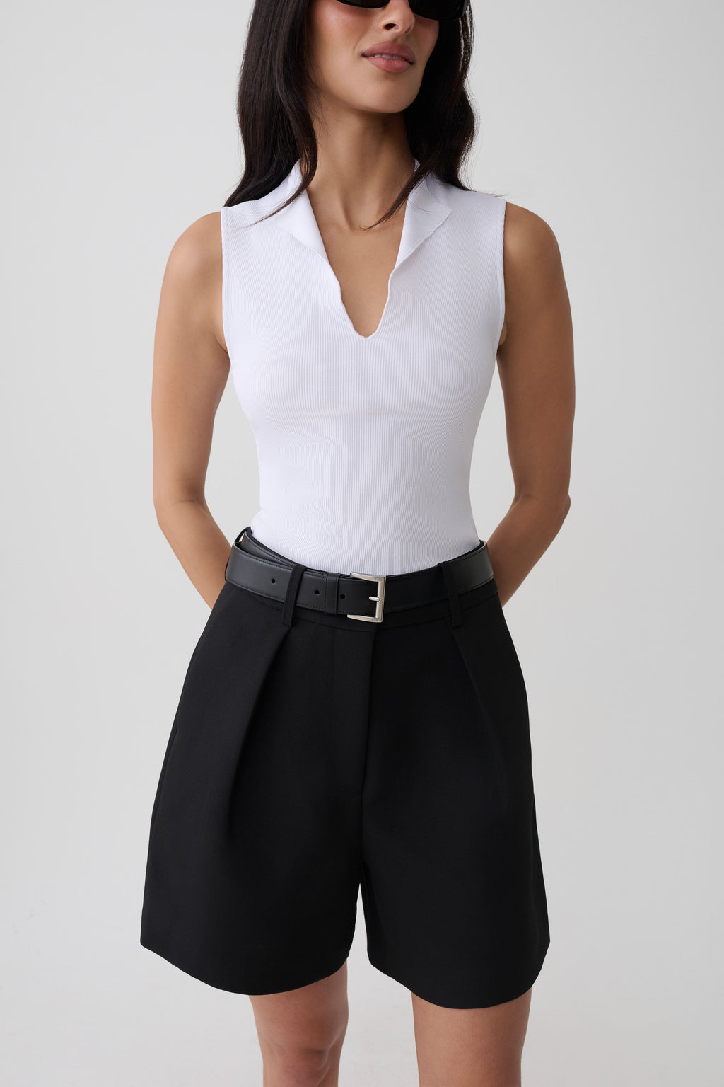 Ribbed Sleeveless Lapel Top - White