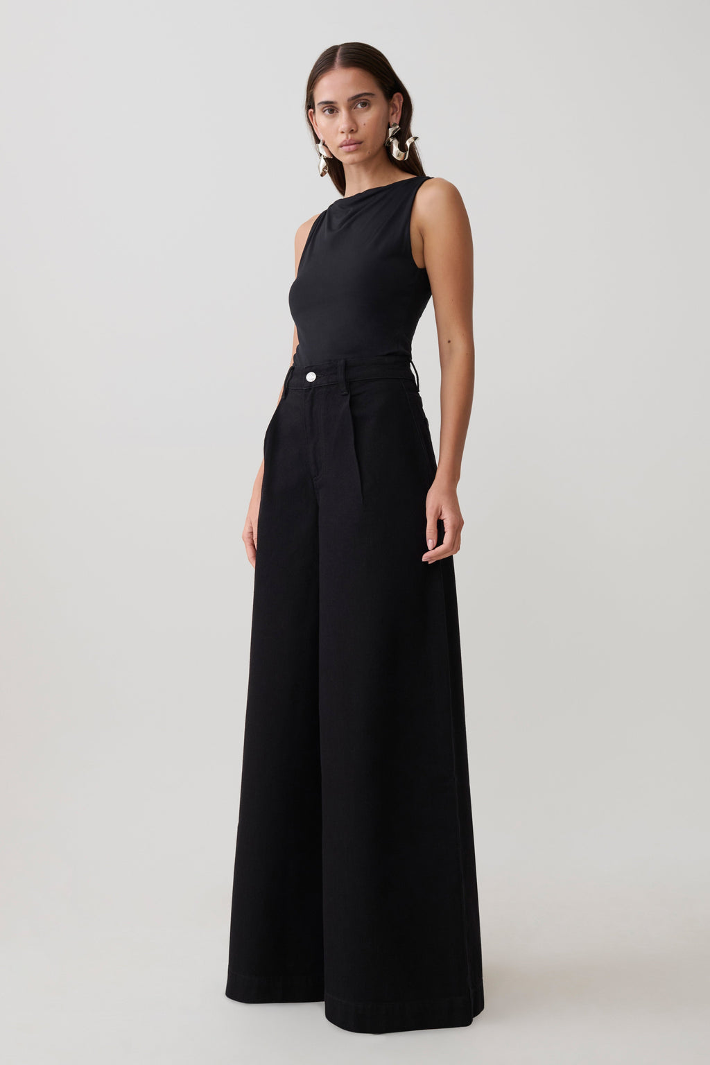 Oversized Jean With Front Pleat - Black