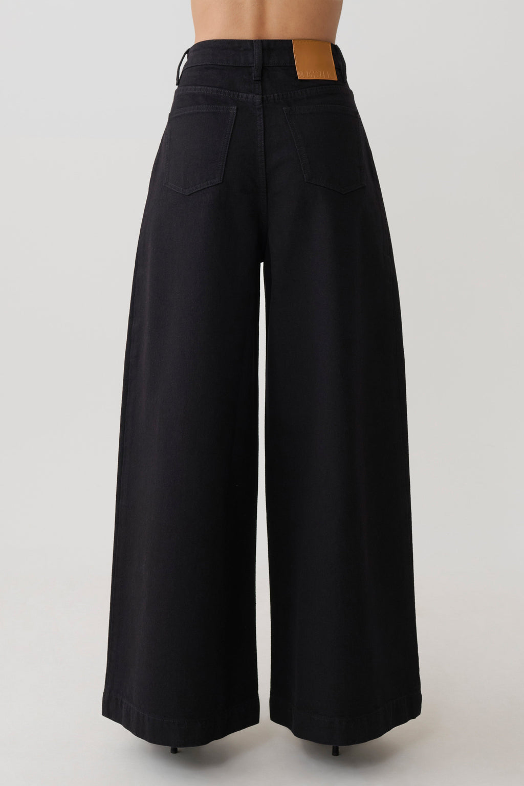 Oversized Jean With Front Pleat - Black