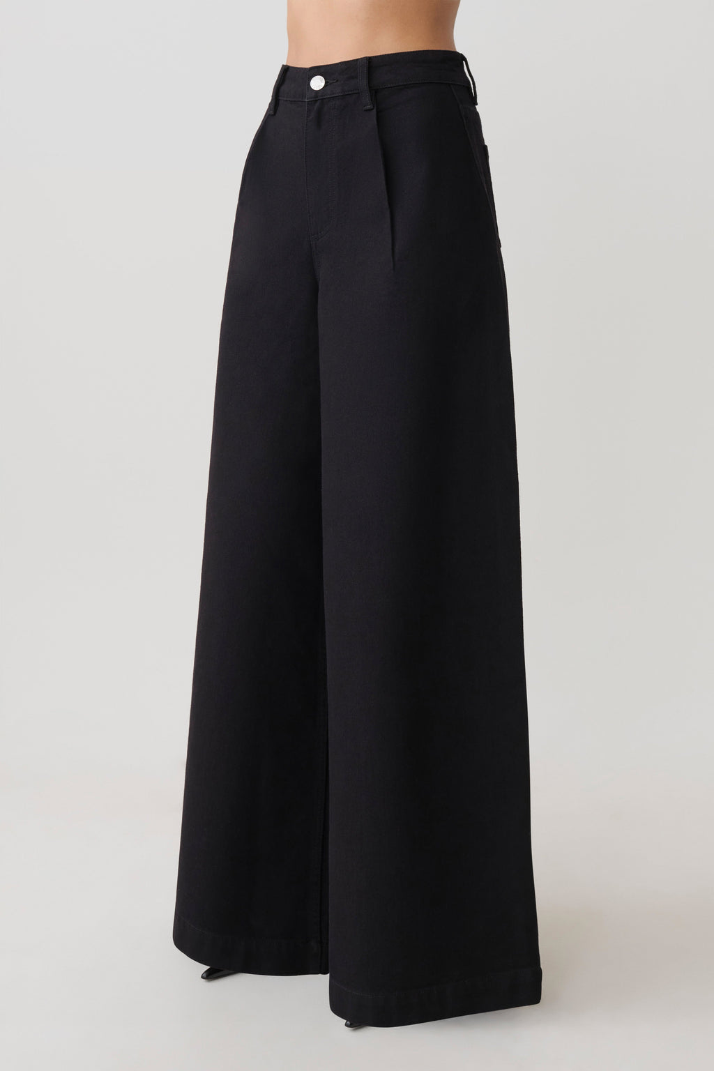 Oversized Jean With Front Pleat - Black