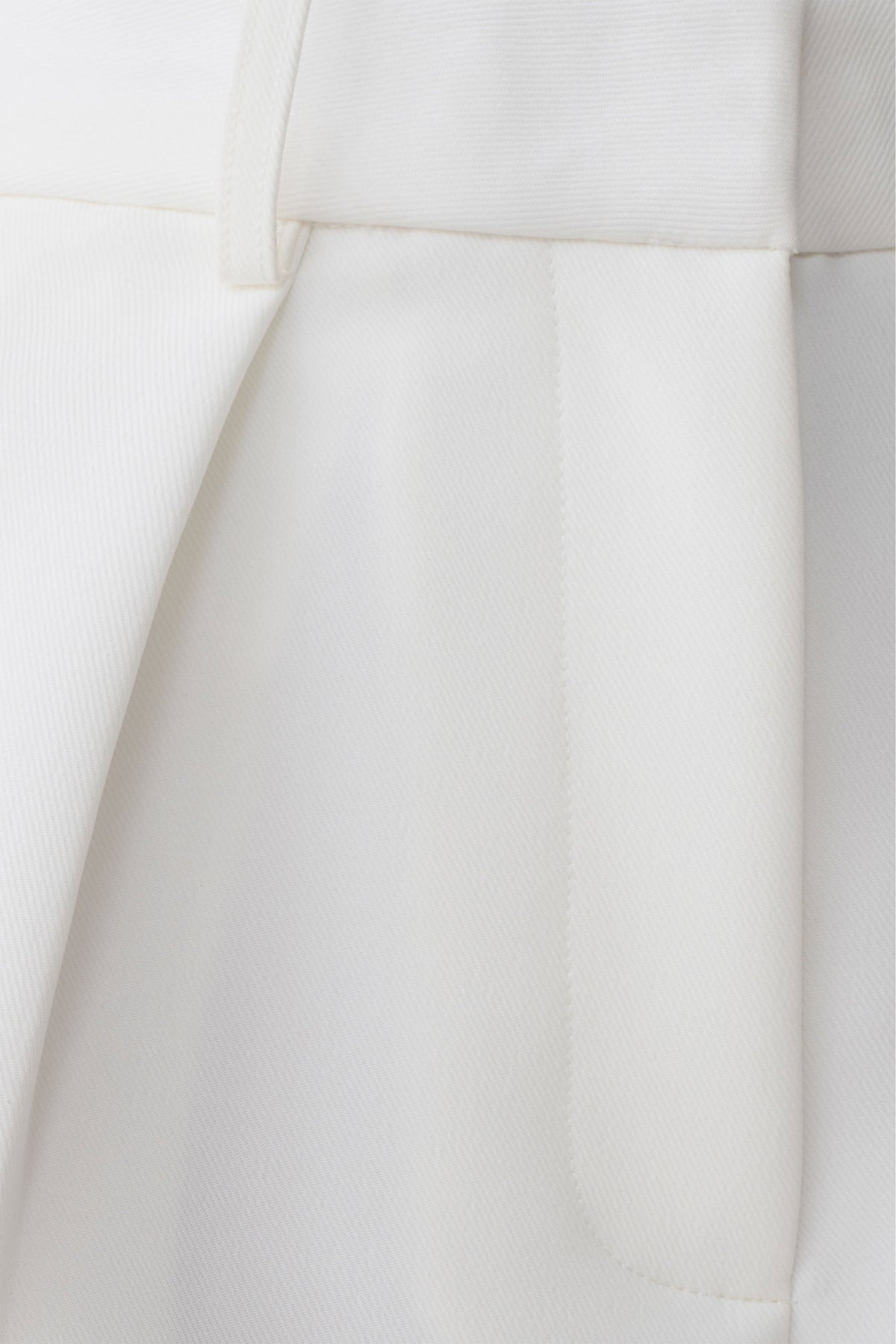 Pleated Suiting Shorts - Ivory